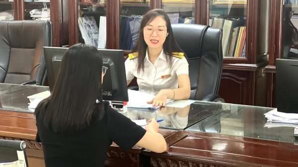 Thu ngân sách 8 tháng vượt 2 triệu tỷ đồng