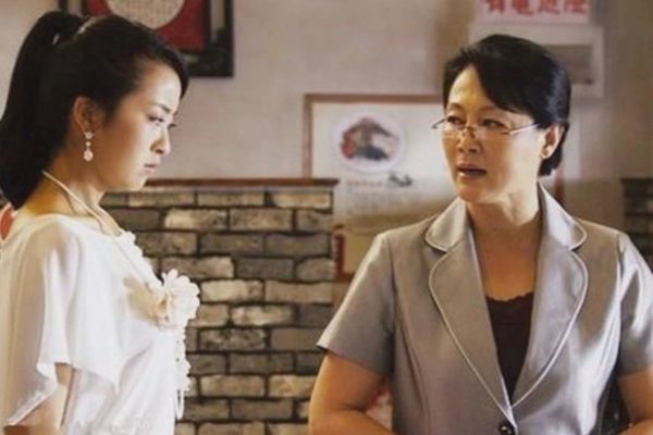 Thu nhập cao bằng chồng, tôi vẫn là nàng dâu lười biếng trong mắt mẹ chồng