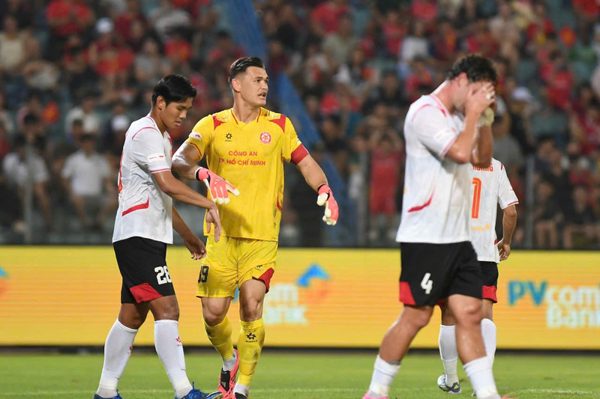 Thủ thành Patrik Lê Giang kể về nửa năm đầu trật vật với bóng đá Việt Nam