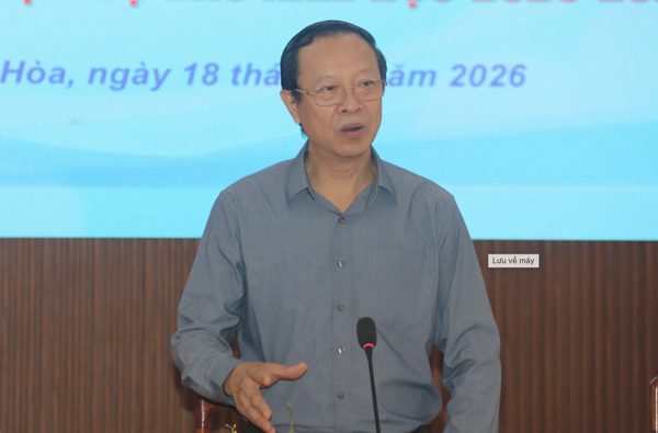Thứ trưởng Bộ GD&ĐT làm việc với 'siêu trường học' ở Nha Trang