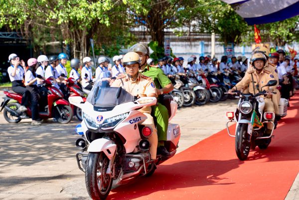 Thứ trưởng Bộ GD&ĐT: Ma túy xâm nhập môi trường học đường ngày càng khó lường