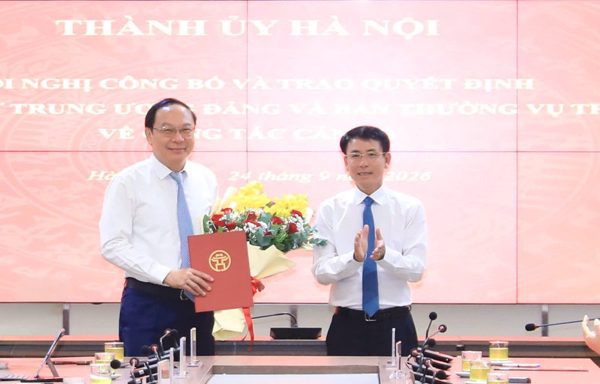 Thứ trưởng Bộ Nông nghiệp và Môi trường làm Trợ lý Bí thư Hà Nội Trần Đức Thắng