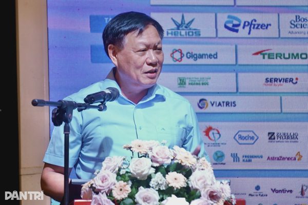 Thứ trưởng Bộ Y tế yêu cầu nâng cao chất lượng chăm sóc người cao tuổi