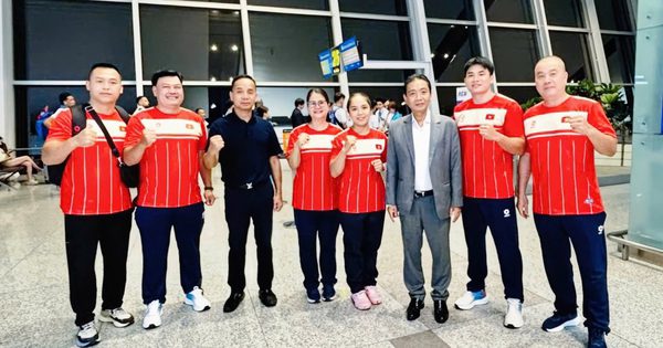 Thứ trưởng Hoàng Đạo Cương úy lạo đội tuyển cầu mây Việt Nam và đội MMA trước ASIAD