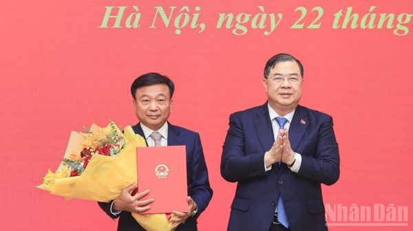 Thứ trưởng Xây dựng Nguyễn Danh Huy làm Phó Chủ nhiệm Văn phòng Chính phủ