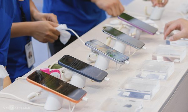 'Thứ tự tiêu tiền' từ chuyện bạn trẻ lấy tiết kiệm 7 tháng mua iPhone mới