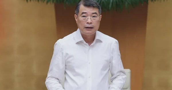 Thủ tướng: Áp lực 3 tháng cuối năm rất lớn, cần khai thác tối đa dư địa và động lực tăng trưởng