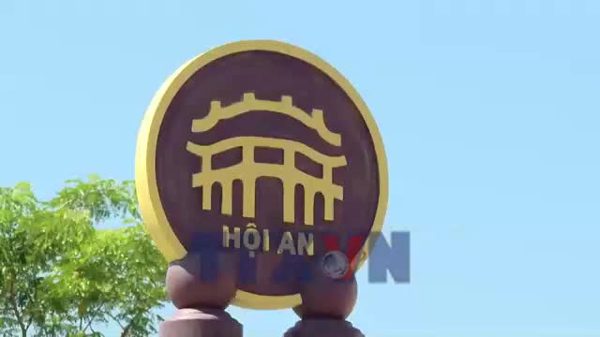 Thủ tướng Ba Lan Donald Tusk thăm phố cổ Hội An, Đà Nẵng