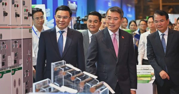 Thủ tướng: Chuyển từ 'làm ra tại Việt Nam' sang 'sáng tạo bởi Việt Nam'