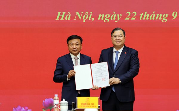 Thủ tướng điều động, bổ nhiệm, phê chuẩn nhân sự
