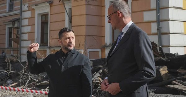 Thủ tướng Đức đến Kyiv giữa bom đạn, Nga tuyên bố tăng cường không kích Ukraine
