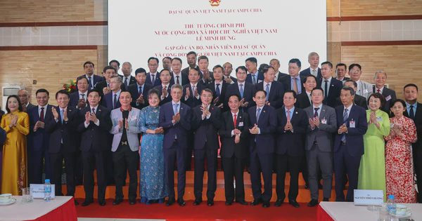 Thủ tướng gặp cộng đồng và các cơ quan đại diện Việt Nam tại Campuchia