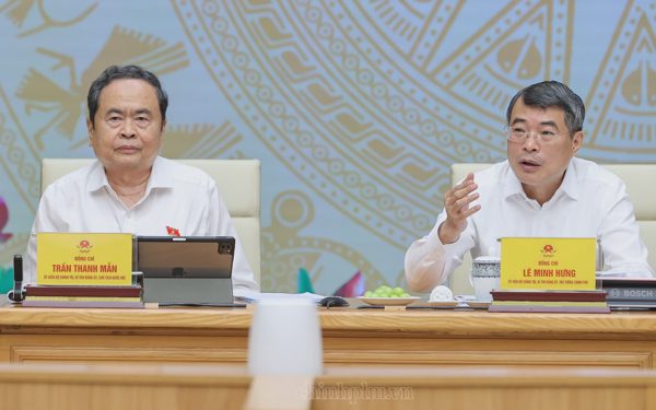 Thủ tướng: Không để lợi ích ngành, lợi ích nhóm chi phối trong các văn bản quy phạm pháp luật