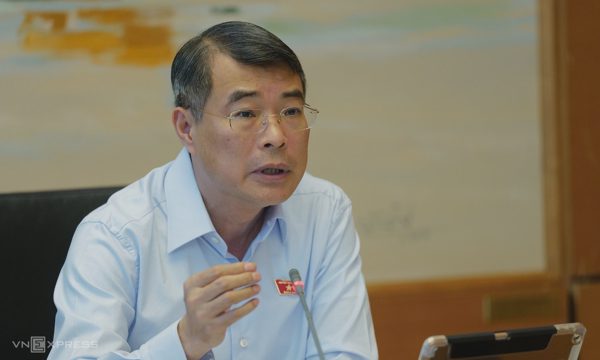 Thủ tướng: Không để người dân trả giá cao vì các khâu trung gian