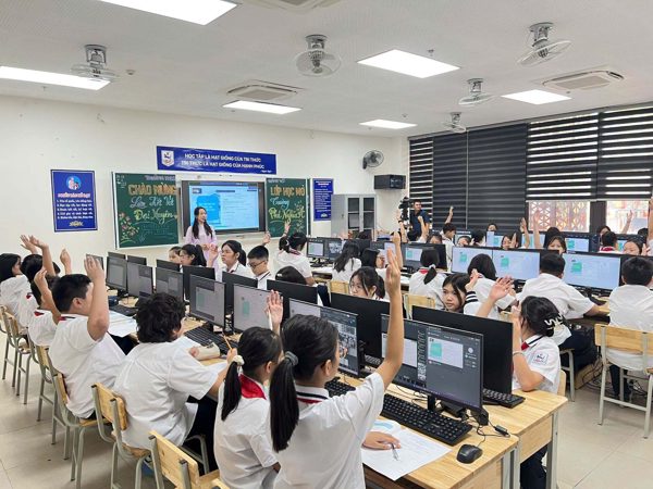 Thủ tướng: Không lấy riêng tỷ lệ học sinh giỏi, tốt nghiệp để đánh giá thi đua