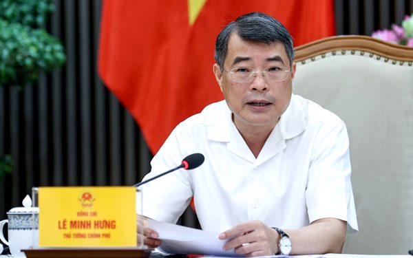 Thủ tướng: Kiểm điểm trách nhiệm việc để thiếu sách giáo khoa, không phụ thuộc chỉ Nhà xuất bản Giáo Dục