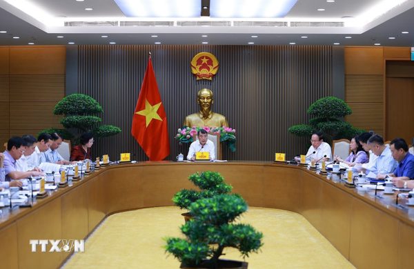 Thủ tướng làm việc với lãnh đạo Bộ Y tế về một số điều liên quan đến luật trong lĩnh vực y tế