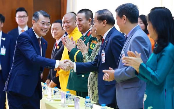Thủ tướng Lê Minh Hưng biểu dương các doanh nhân Việt Nam tại Lào