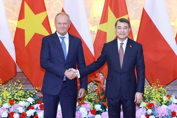 Thủ tướng Lê Minh Hưng chủ trì lễ đón Thủ tướng Ba Lan Donald Tusk