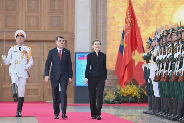 Thủ tướng Lê Minh Hưng chủ trì lễ đón Thủ tướng Liechtenstein