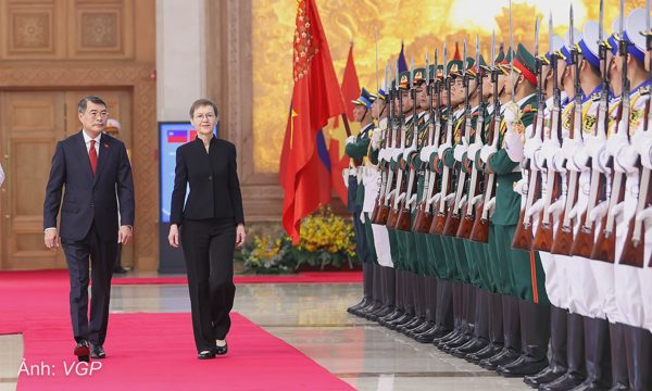 Thủ tướng Lê Minh Hưng chủ trì lễ đón Thủ tướng Liechtenstein