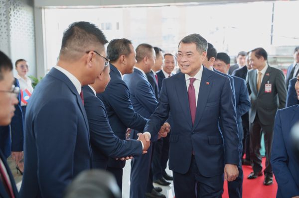 Thủ tướng Lê Minh Hưng đặt ra bài toán mới cho Viettel tại Lào