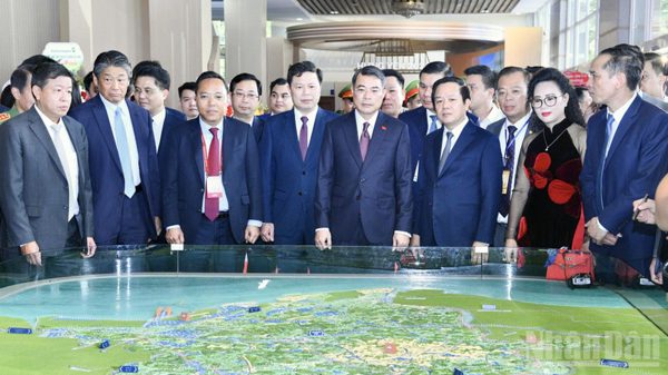 Thủ tướng Lê Minh Hưng dự Hội nghị công bố Quy hoạch tỉnh Hưng Yên thời kỳ 2021-2030, tầm nhìn đến năm 2050