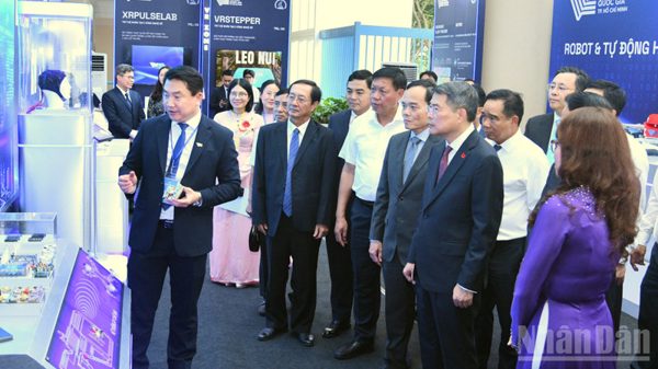 Thủ tướng Lê Minh Hưng dự Lễ khai khóa năm 2026 của Đại học Quốc gia Thành phố Hồ Chí Minh