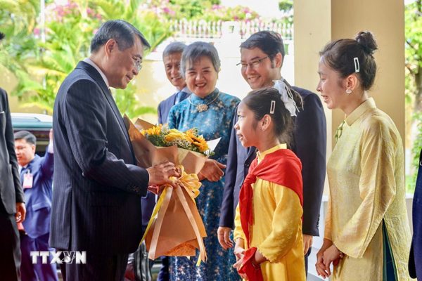 Thủ tướng Lê Minh Hưng gặp cộng đồng người gốc Việt và các cơ quan đại diện Việt Nam tại Campuchia