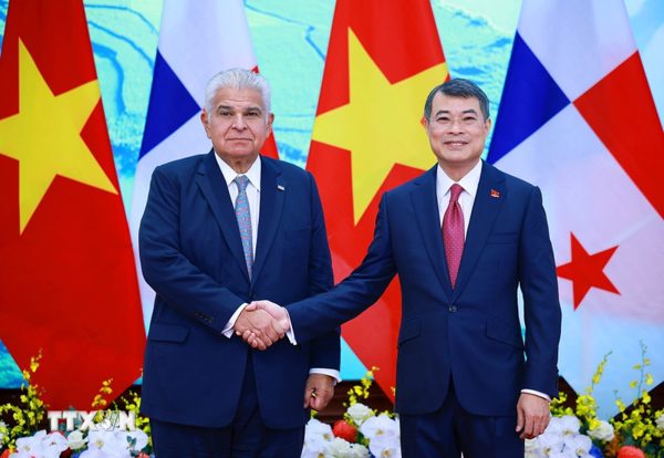 Thủ tướng Lê Minh Hưng hội kiến Tổng thống Cộng hòa Panama