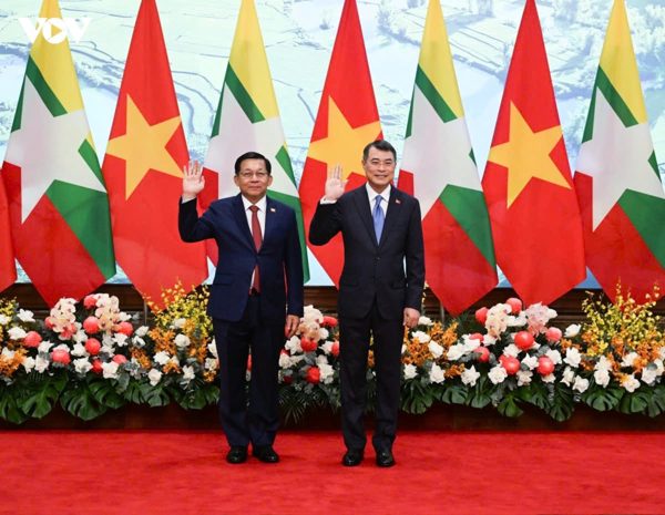 Thủ tướng Lê Minh Hưng hội kiến Tổng thống Myanmar