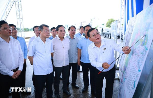 Thủ tướng Lê Minh Hưng kiểm tra hai dự án trọng điểm tại Thành phố Hồ Chí Minh