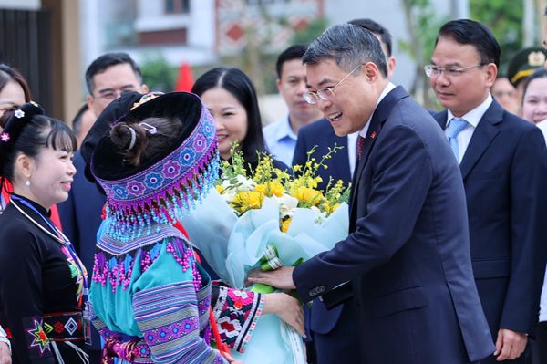 Thủ tướng Lê Minh Hưng: Muốn đất nước mạnh, cần có con người giỏi