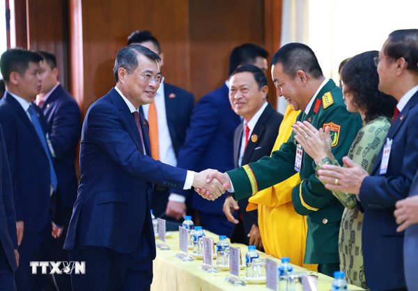 Thủ tướng Lê Minh Hưng: Quan hệ đặc biệt Việt Nam-Lào “được nuôi dưỡng từ nhân dân”