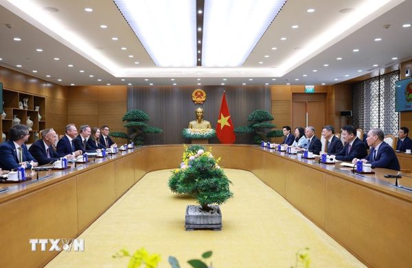 Thủ tướng Lê Minh Hưng tiếp Bộ trưởng Tài chính Luxembourg