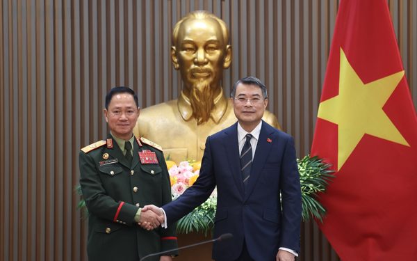 Thủ tướng Lê Minh Hưng tiếp hai Bộ trưởng Quốc phòng Lào và Campuchia