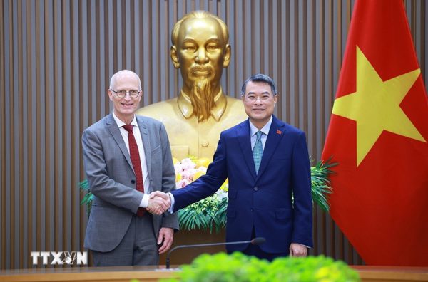 Thủ tướng Lê Minh Hưng tiếp Thủ hiến Hamburg