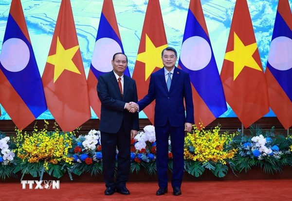 Thủ tướng Lê Minh Hưng: Việt Nam luôn dành ưu tiên cao nhất cho quan hệ với Lào