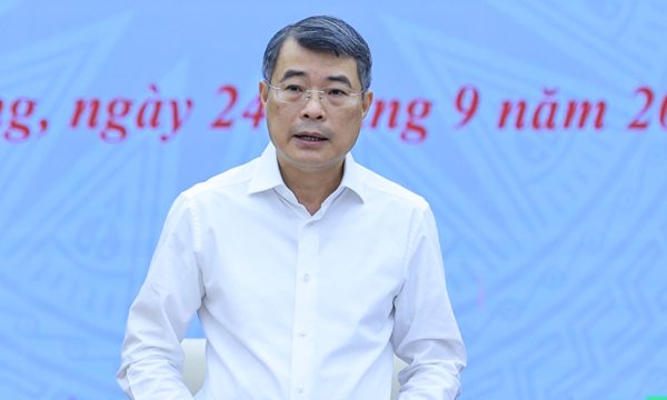 Thủ tướng: Lương, chế độ chính sách với cán bộ không thể cào bằng