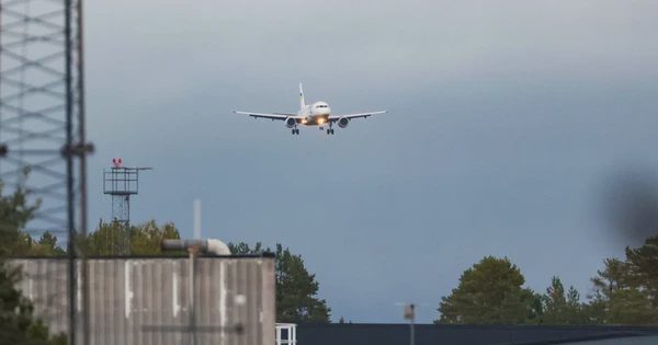Thủ tướng Na Uy nói máy bay chở ông Zelensky suýt trúng UAV