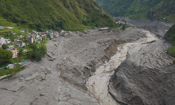 Thủ tướng Nepal kêu gọi hành động vì khí hậu sau thảm họa lũ quét