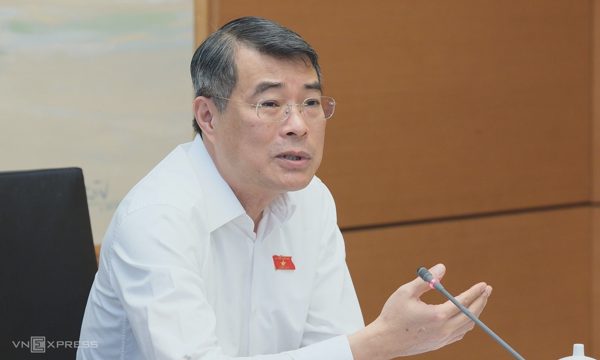 Thủ tướng: Phát triển nguồn điện thì giá vẫn phải 'hợp lý với người dân'