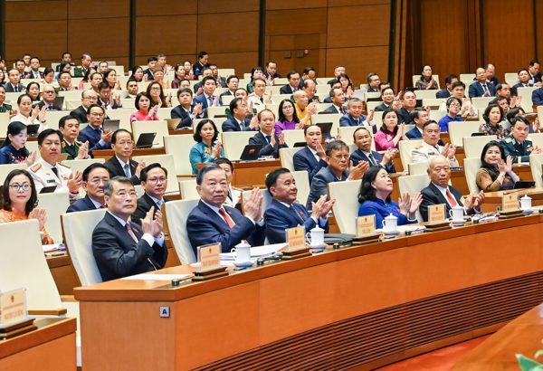 Thủ tướng: Thu nhập người lao động tăng, bình quân đạt 9,06 triệu đồng