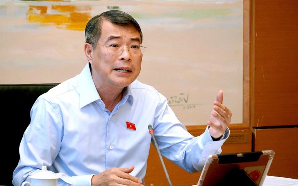 Thủ tướng: Thực hiện loạt giải pháp để giảm giá nhà, giảm khâu trung gian hệ thống điện, xăng dầu, y tế