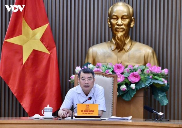 Thủ tướng: Tổ chức lại hệ thống phân phối, cắt giảm các khâu trung gian xăng dầu