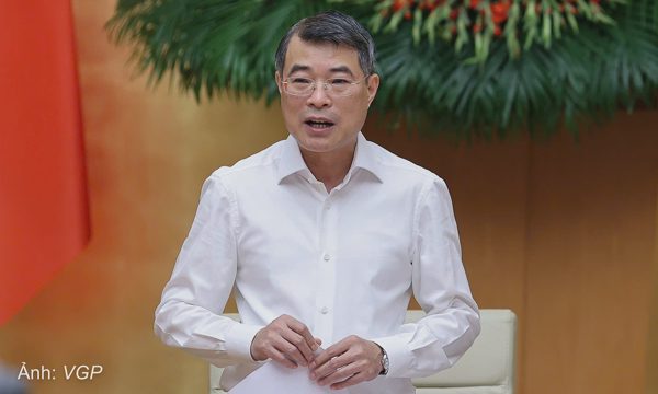 Thủ tướng: Tổng rà soát chương trình phổ thông để giảm áp lực học và thi
