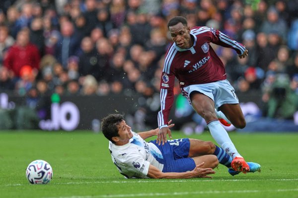 Thua Aston Villa 1-2, Man City đứt mạch toàn thắng