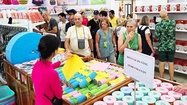 Thuận dòng chi tiêu của du khách