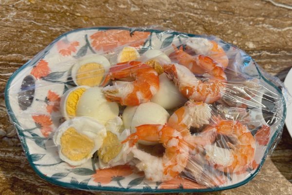 Thức ăn để qua đêm trong tủ lạnh, hâm lại có an toàn?