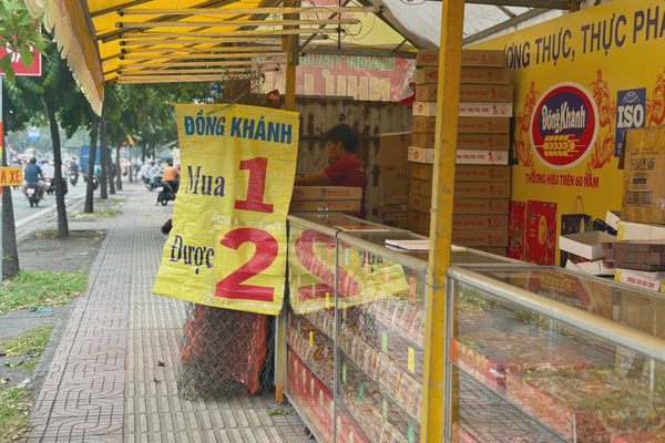 Thực chất bánh Trung thu ồ ạt khuyến mại “mua 1 được 2” là gì?